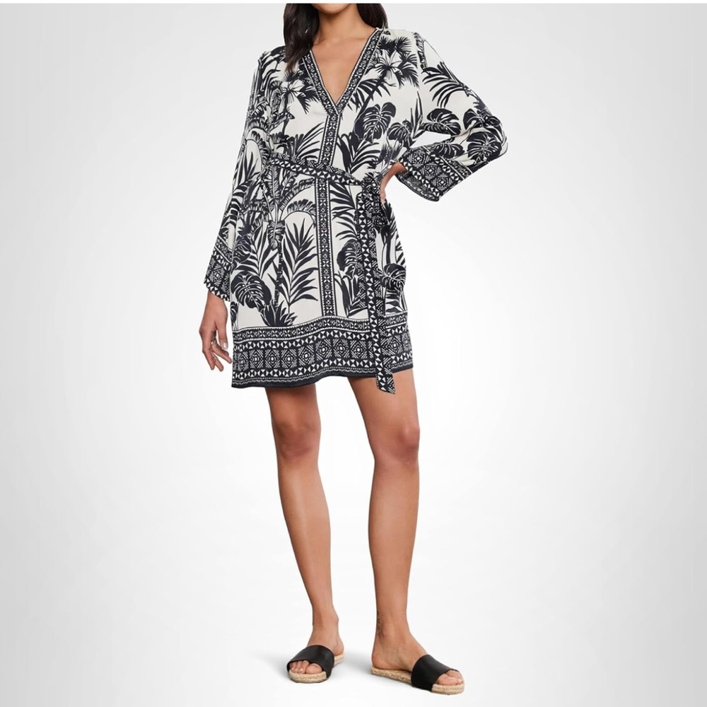 Velvet by Graham & Spencer Black & White Emella Palm Print Dress size Small